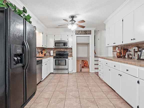 4th image of 6141 Elm Ave