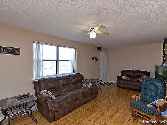2nd image of 1125 Clark St