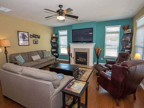 4th image of 3515 Sutton Dr