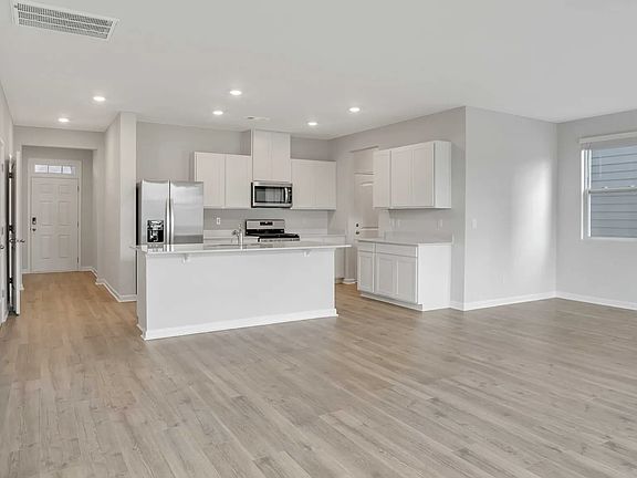 3rd image of 5439 Timberwalk Ln