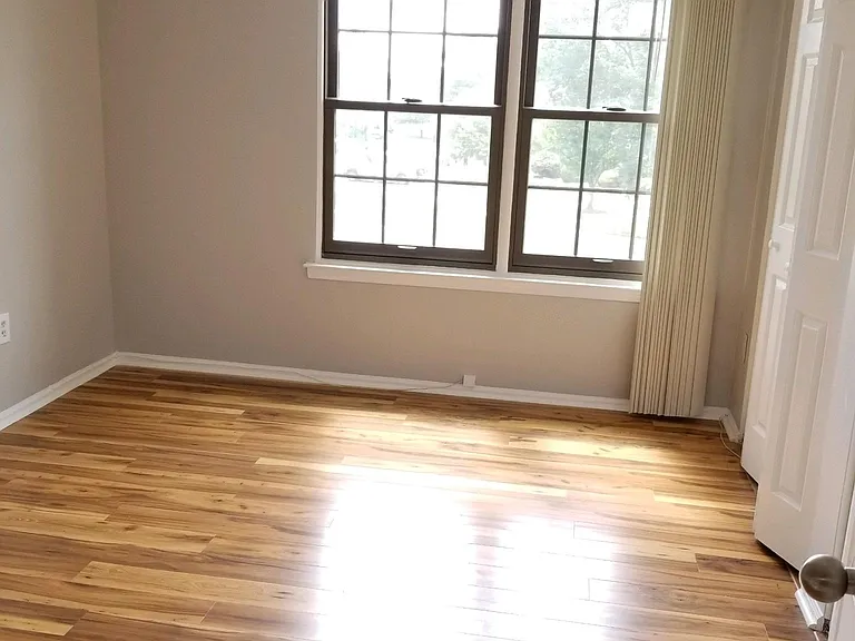 304 Bromley Pl — Photo 10