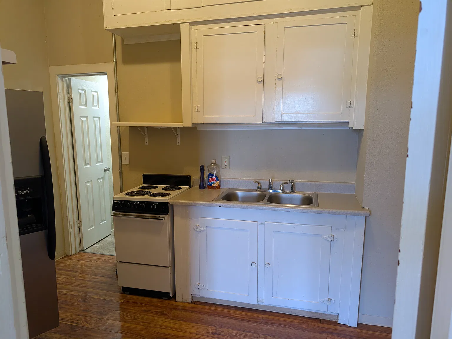 3872 Center St — Photo 4