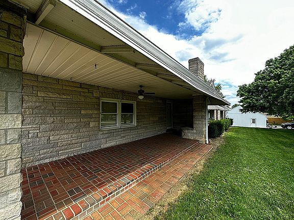 2nd image of 630 N Main St