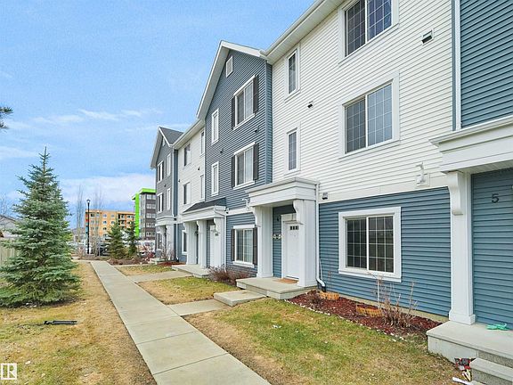 3rd image of 735 Allard Blvd SW #4