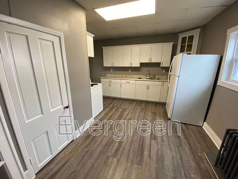 347 Washington St #LOWER — Photo 17