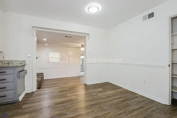 318 Hillwood Dr — Photo 9