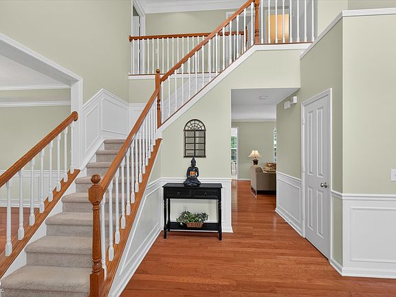 3rd image of 5448 Mustang Ter