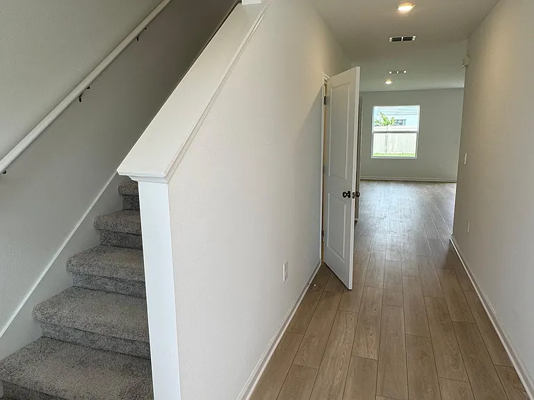 5513 Pimenta Ct — Photo 3