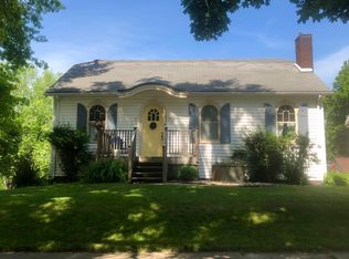 326 19th St NE, Cedar Rapids, IA 52402