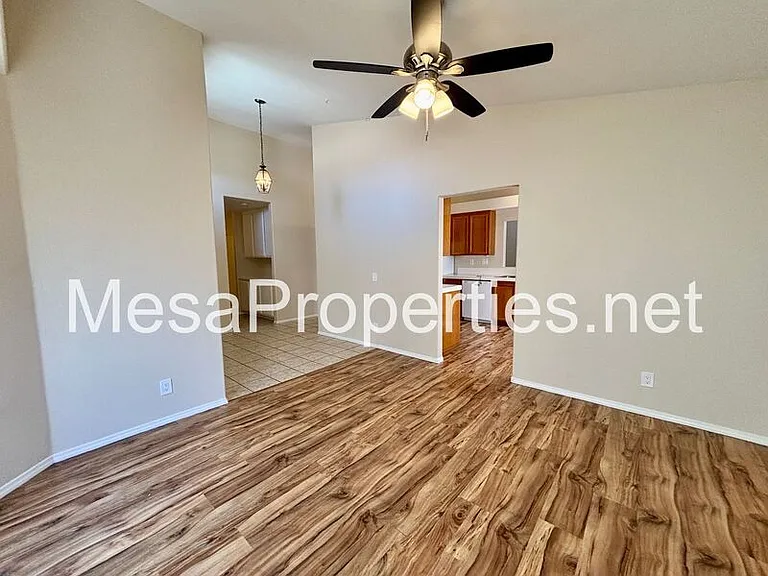 14390 Hillsborough Dr — Photo 5