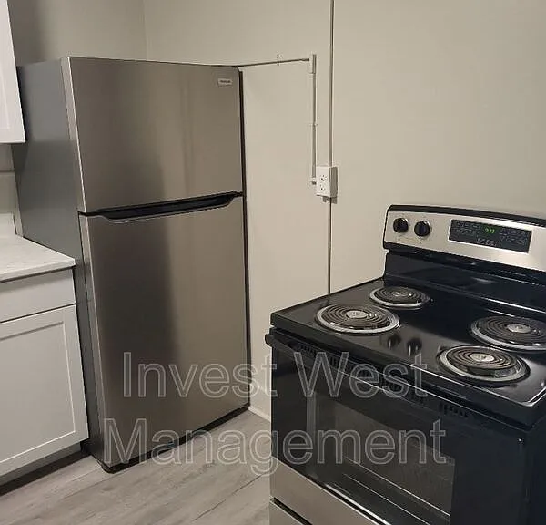 615 NE 6th Ave #10 — Photo 4