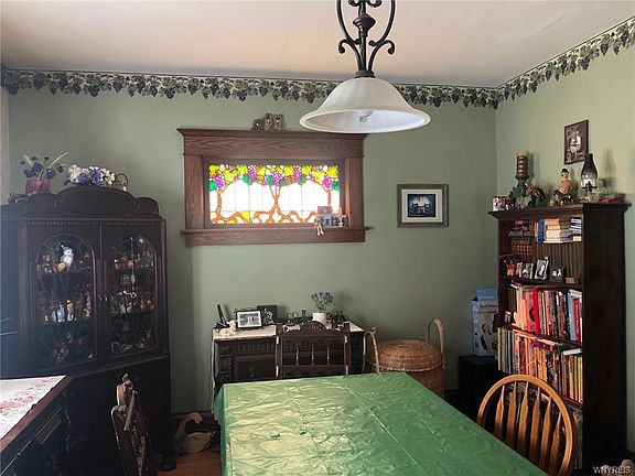 5th image of 46 Buffalo St