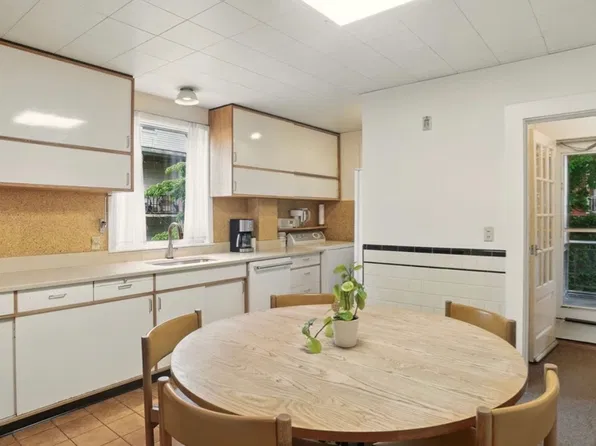 10 Packard Ave APT 2, Somerville, MA 02144