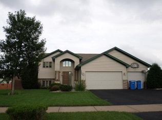1204 Deer Haven Dr, Isanti, MN 55040
