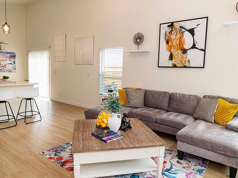 1038 Collier Blvd — Photo 10