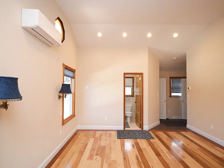 21 Silber Ave — Photo 14