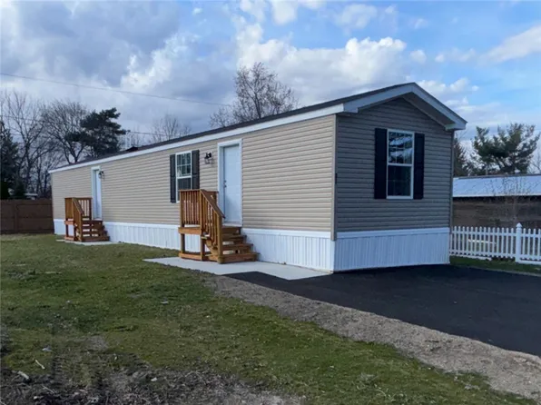 31 Ewald Dr, Rochester, NY 14625