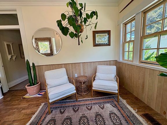 Sunroom/Entryway. 1st Floor