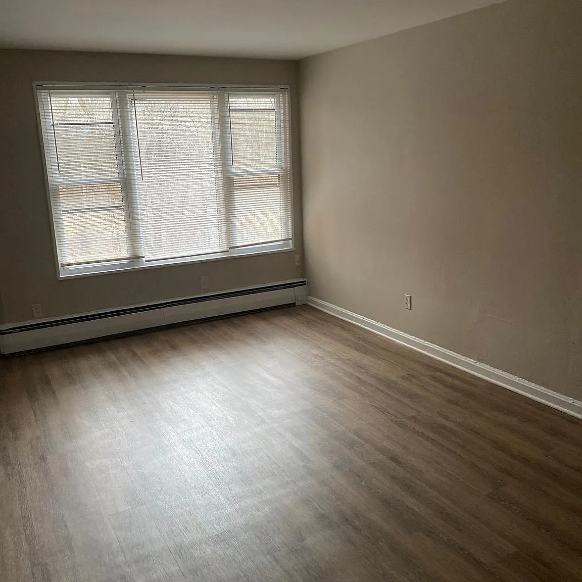 3 bed, $2,038 — Photo 4
