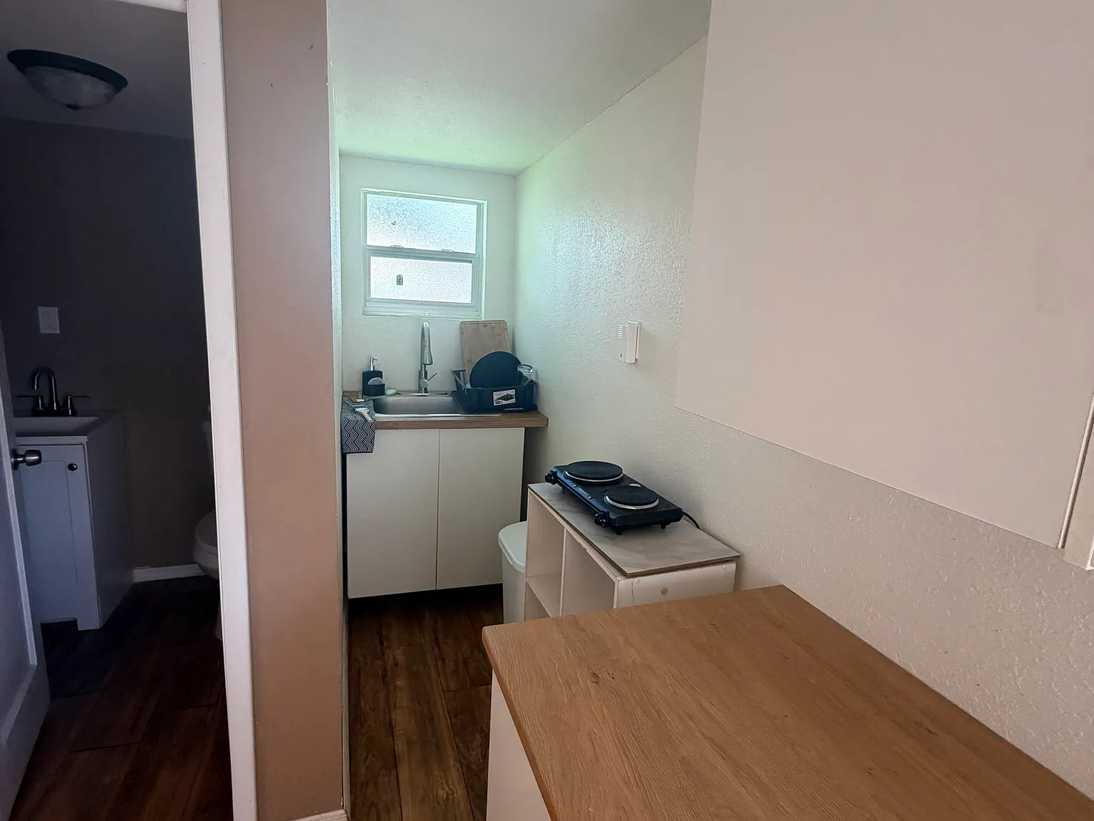 1 bed, 1.0 bath, $1,300 — Photo 3