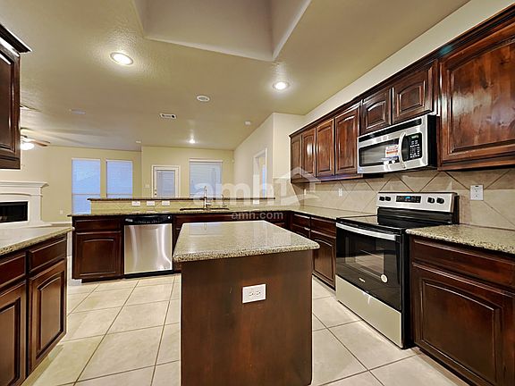 3rd image of 4525 Lacewood Dr