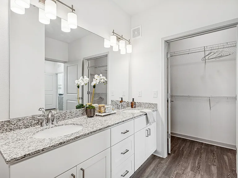 Alera at Hunters Glen — Photo 10