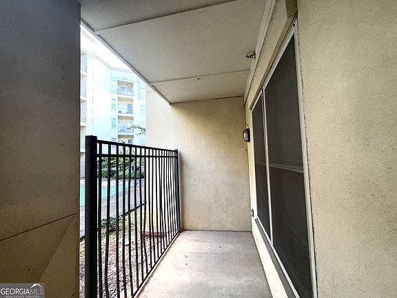 2nd image of 870 Mayson Turner Rd NW Unit 1221