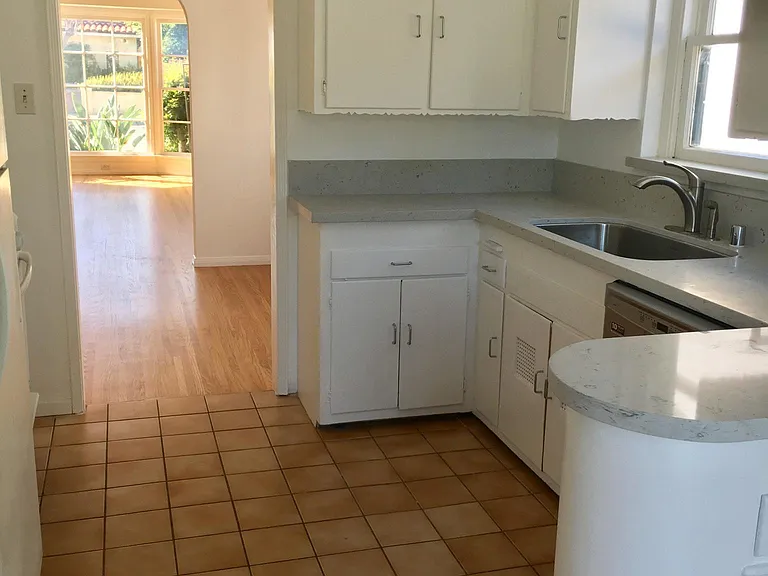 2340 Ashland Ave — Photo 12