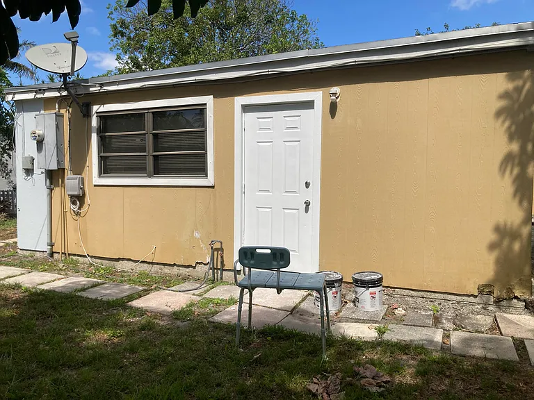 3630 SW 46th Ave — Photo 31