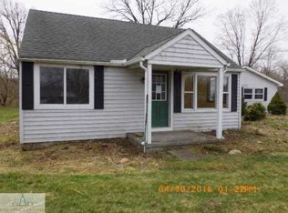 1233 W Pine River Rd, Breckenridge, MI 48615