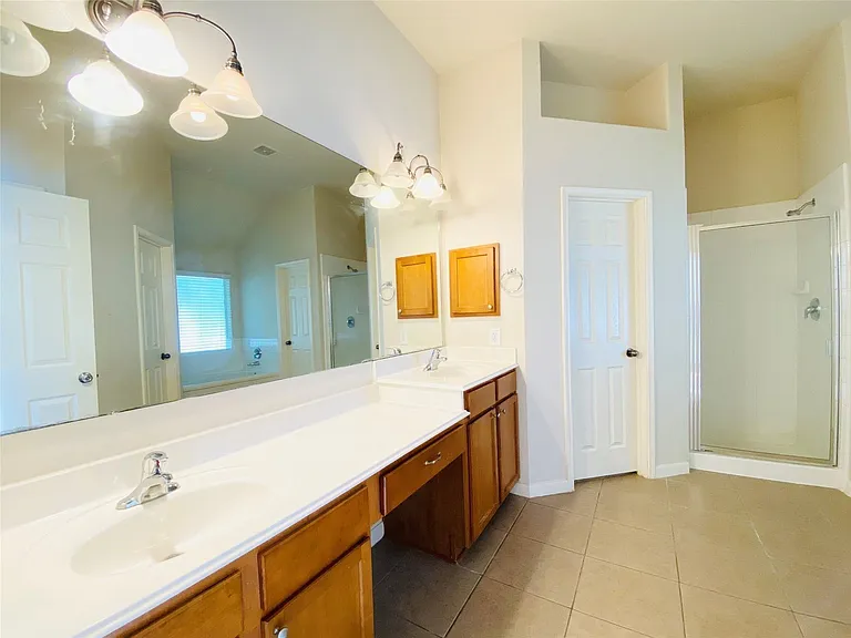 17222 Dark Cavern Ct — Photo 7