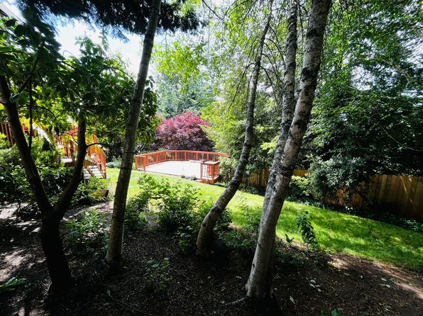 26227 Montera Loop NE, Kingston, WA 98346