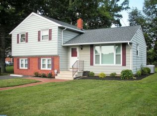 885 East Dr, Bordentown, NJ 08505