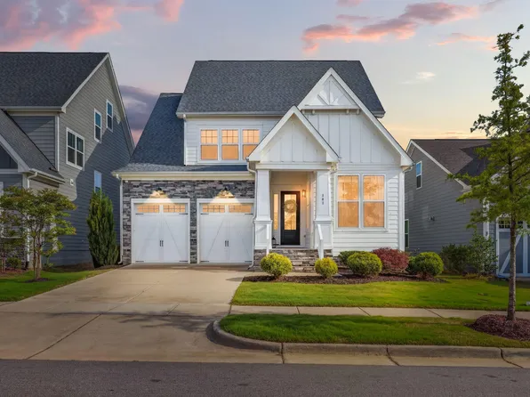 141 Acorn Crossing Rd, Holly Springs, NC 27540