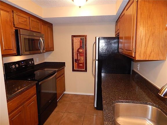 4th image of 11120 N Stratford Dr #205