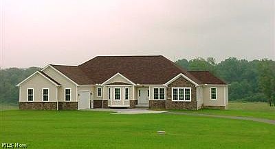1st image of 21 Bluestone Lake Dr