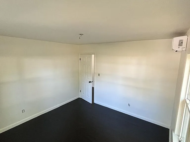 1063 South St — Photo 3
