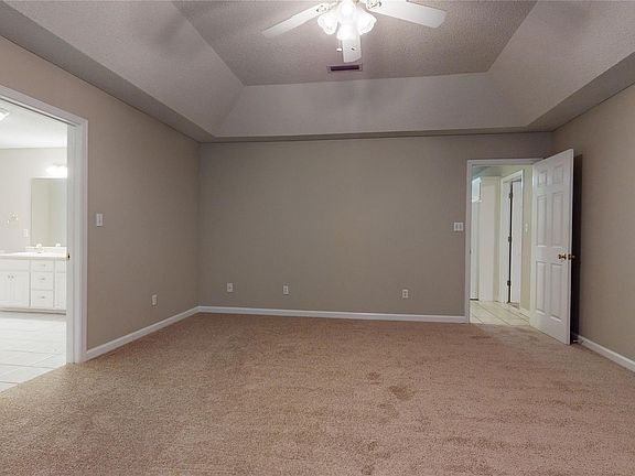 4th image of 213 Elizabeth Ln