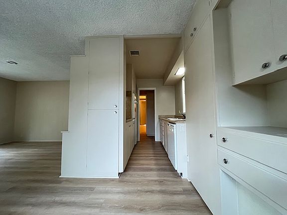 4th image of 363 W 6th St