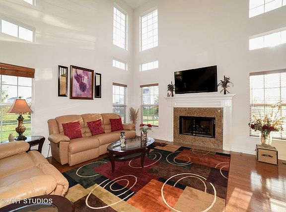3rd image of 139 Easton Dr