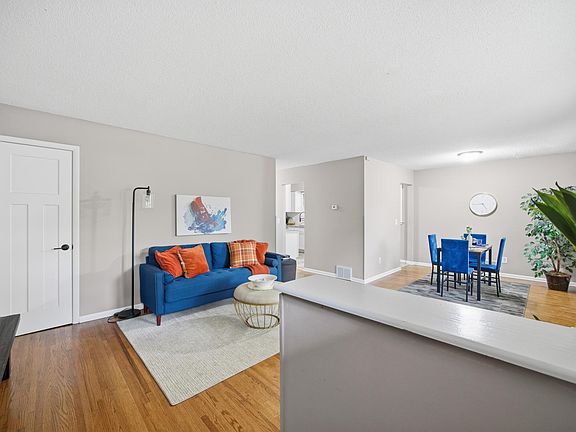 5th image of 4110 Irving Ave N