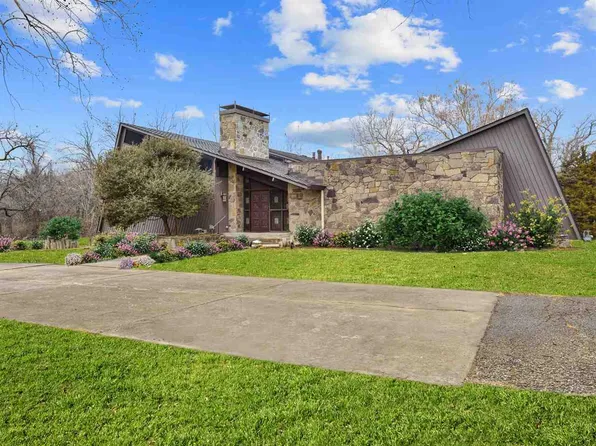 1441 Pioneer Rd, Ponca City, OK 74604