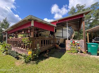 4107 Harcus Rd, Caryville, FL 32427