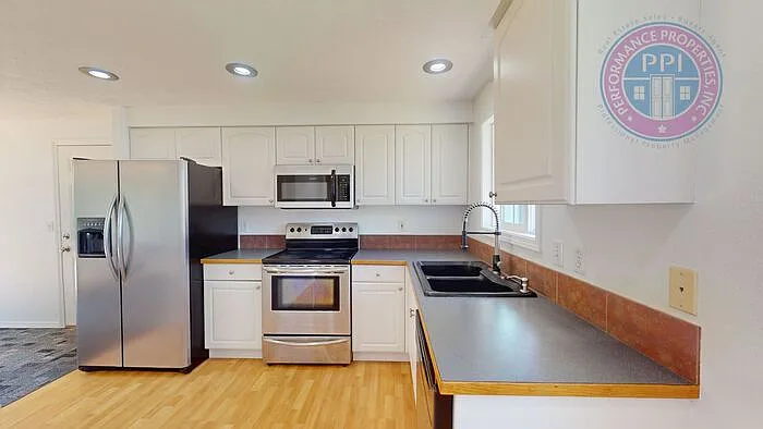 18230 Seaman Ave — Photo 6