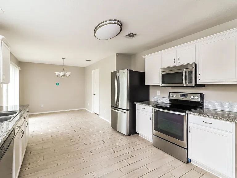 3424 Cayman Dr — Photo 8