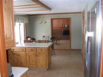 4th image of 208 Old Church Ct
