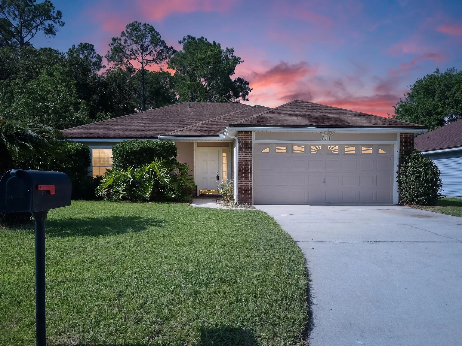4 bed, 1807 sqft, $2,400 — Photo 2