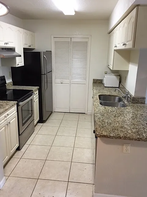 2550 N. Alafaya Trail #1105 - 1 — Photo 2