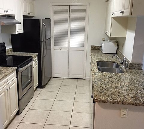 2nd image of 2550 N Alafaya Trl APT 1105