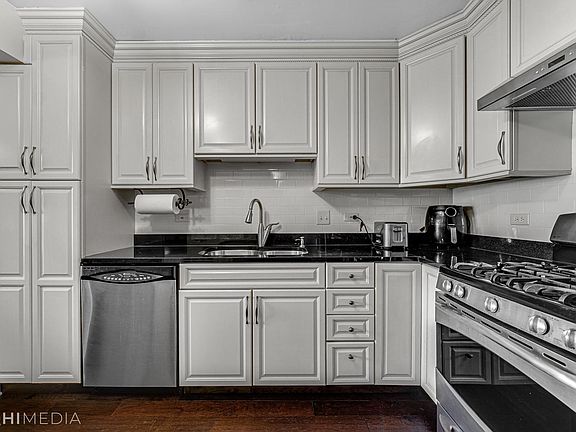 3rd image of 1305 Fairfield Ct #C